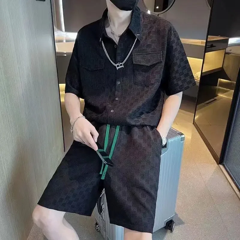 Conjuntos curtos de camisas masculinas simples ao ar livre manga quarto kpop 2025 tendência básica essencial roupas baratas camiseta estética conjunto de shorts masculinos