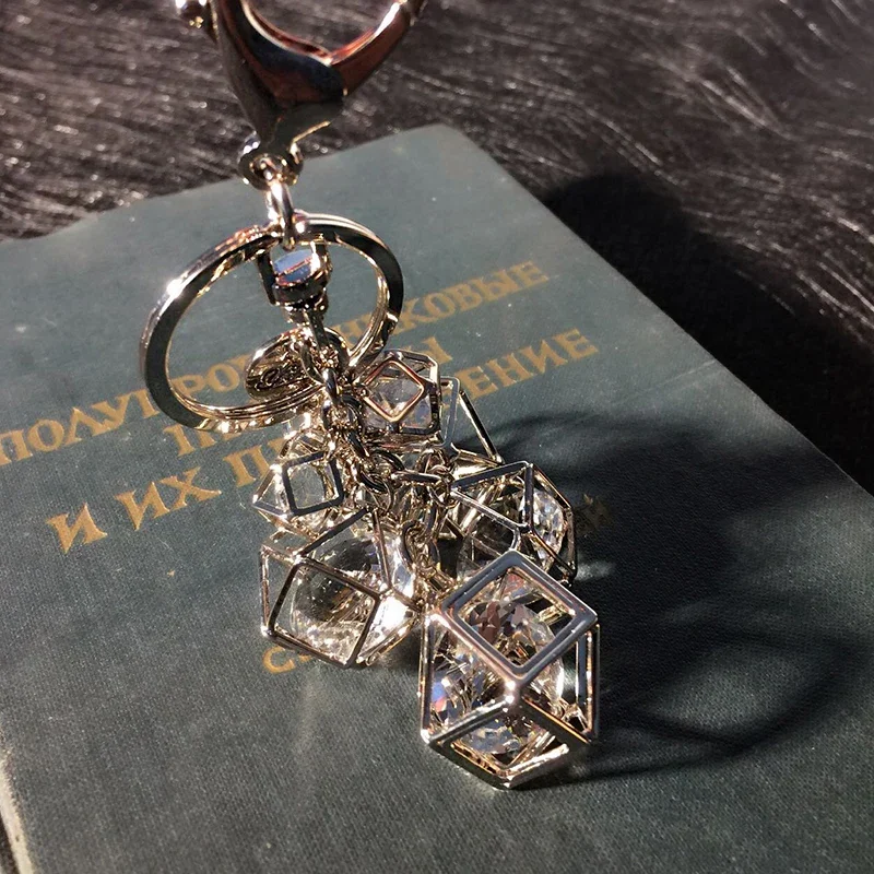 Geometric keychain, female Instagram influencer, compact, exquisite, minimalist, personalized keychain, crystal bag pendant