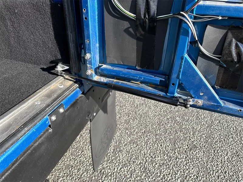 

1set Car Rear Door Gas Stay Strut Kit Durable For Land Rover Defender 90 110 1985-2002 OEMLR016708 Car Accessories