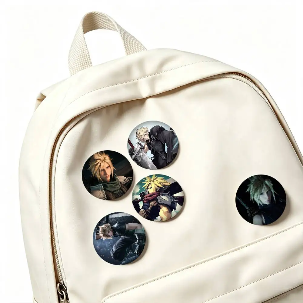 F-Final Fantasy VII Cloud Strife  25 32 44 58 75mm Badges Personalized Round Brooches Pins Accessory Gift