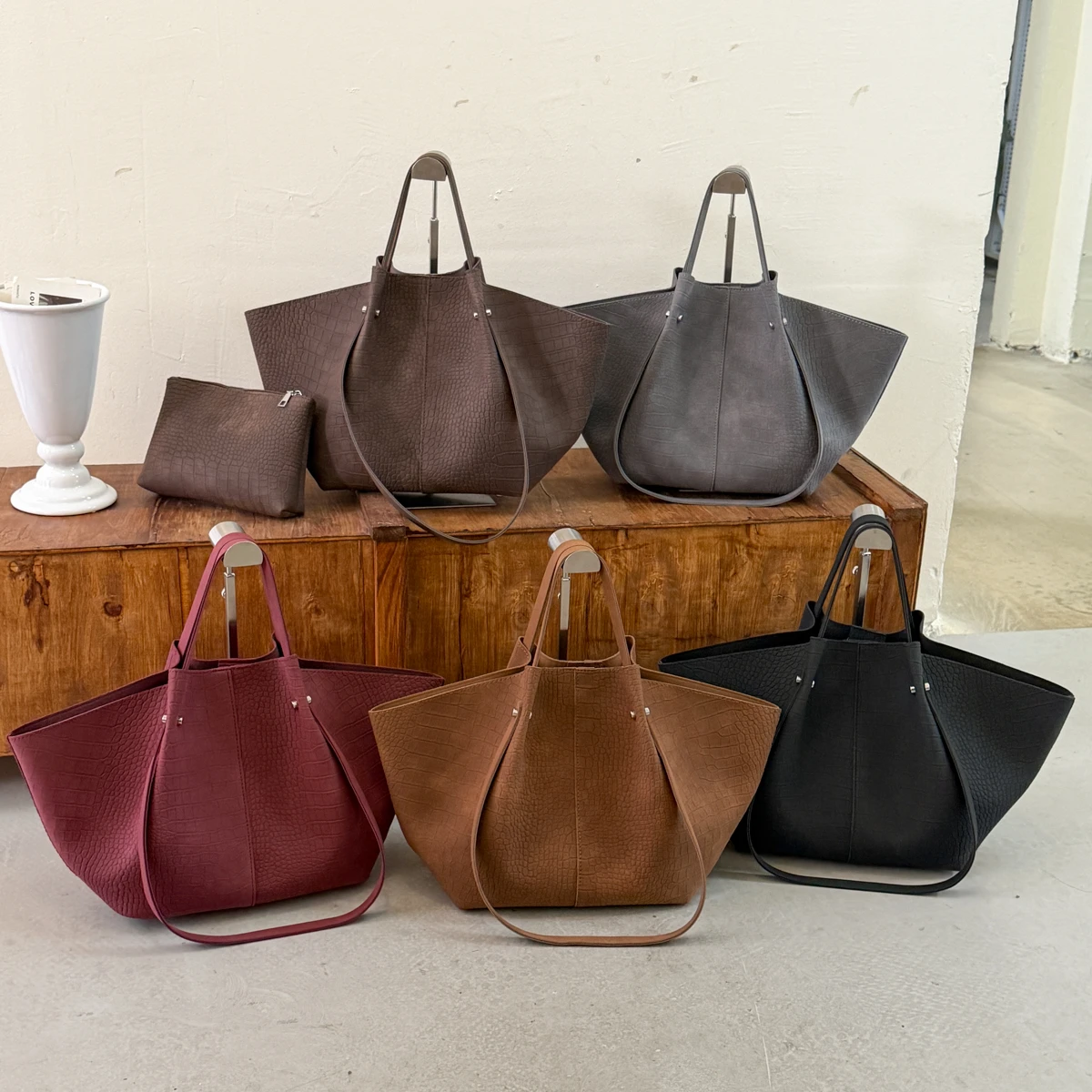 Borsa a mano in pelle con moti - Women Bags On Sale recensione e prezzo