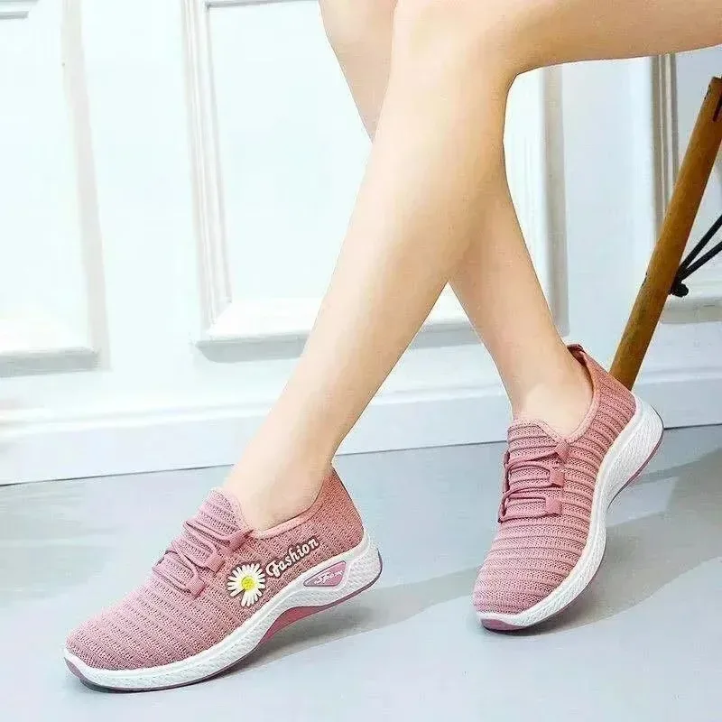 New Women's Shoes Autumn New True Fly Weaving Old Beijing Cloth Shoes Little Daisy Women's Casual Sports Shoes Walking Shoes