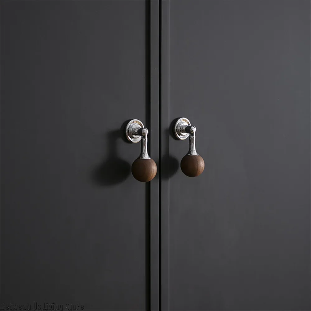 Elegant Cabinet Handle – Walnut Brass Ball Pendant with Chrome Finish, Perfect for Furniture Drawer Upgrade