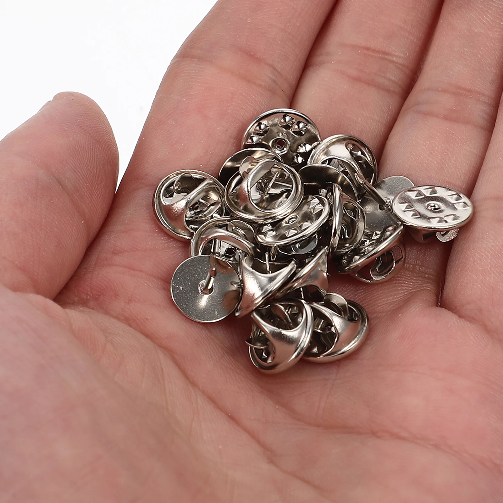 50 مجموعة من الخلف لدبابيس طية صدر السترة بروش، استبدال قابض القفل، مستلزمات صناعة المجوهرات اليدوية، ظهور المينا، حامل شارة،