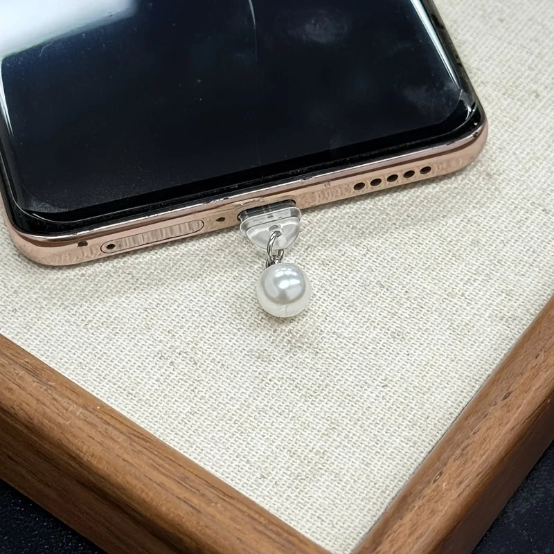 

1pc Fashion Pearl Pendant Silicone Dust Plug Suitable for Lightning/Type-C Interface, Prevents Dust from Entering the Interface