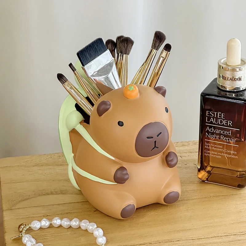 

Креативный милый держатель для ручек в виде капибары, вместительный портативный органайзер для кистей для макияжа, многофункциональный мультяшный контейнер для канцелярских принадлежностей