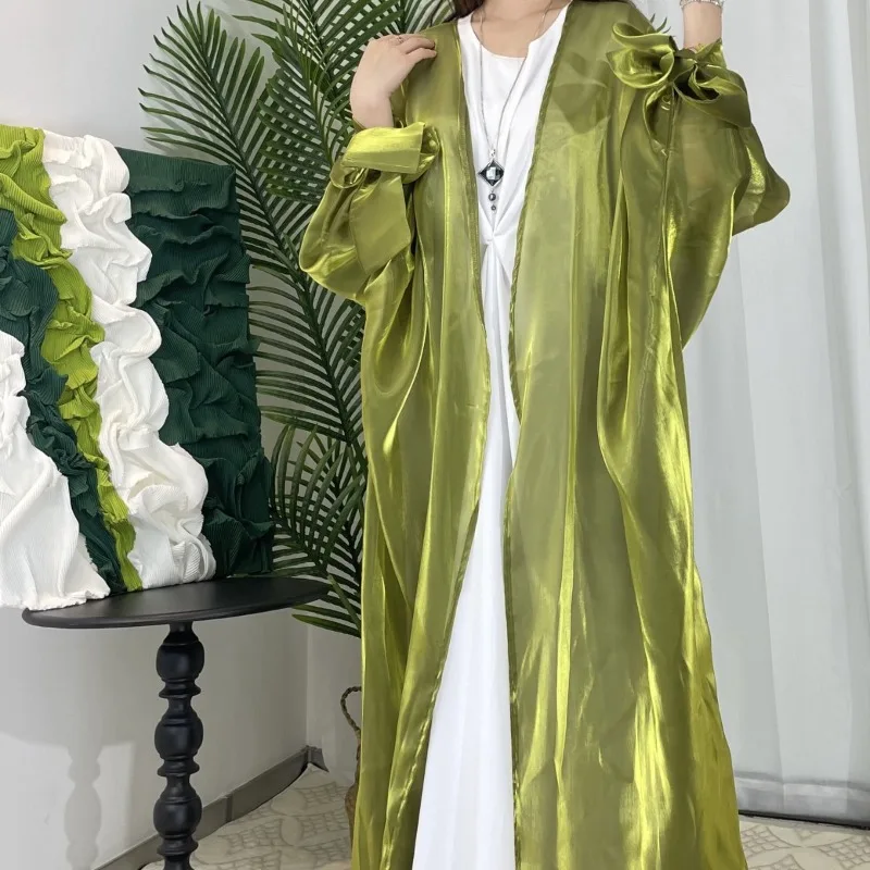 

Fashionable women's Middle Eastern traditional clothing, long robes, long skirts, prayer clothes, Abaya