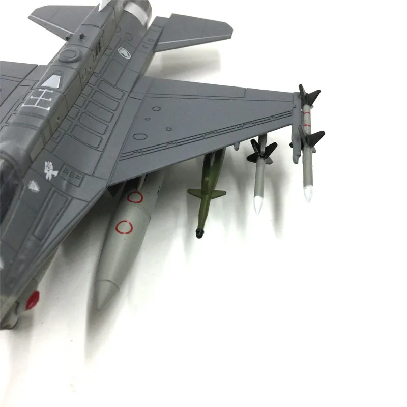 Nsmodel F-16D القتال الصقر دييكاست نموذج طائرة معدنية سنغافورة سلاح الجو الطائرات تحصيل عرض طائرة هدية مراوح الطيران