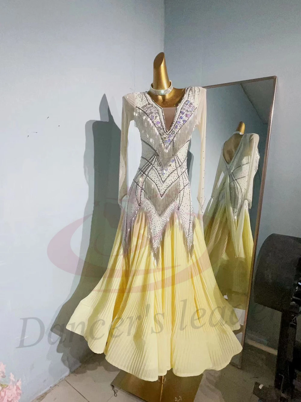 

Костюм для латинских танцев AB Stone для женщин, взрослых и детей, элитная желтая плиссированная современная юбка на заказ, платье для выступлений самбы