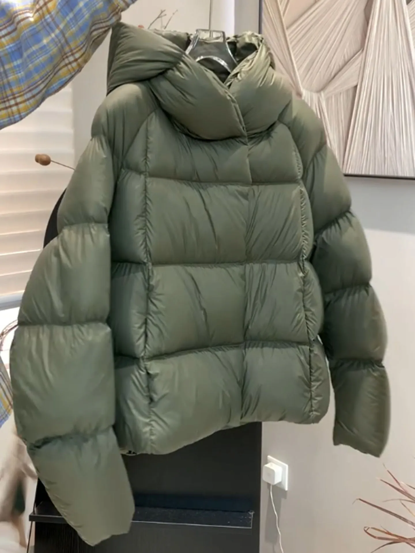 Único een ort Puffer Jaet Feminino 2025 Inverno Novo Sle Casaco de pão com capuz Tamanho pequeno Casacos Commute Faion Polyest...
