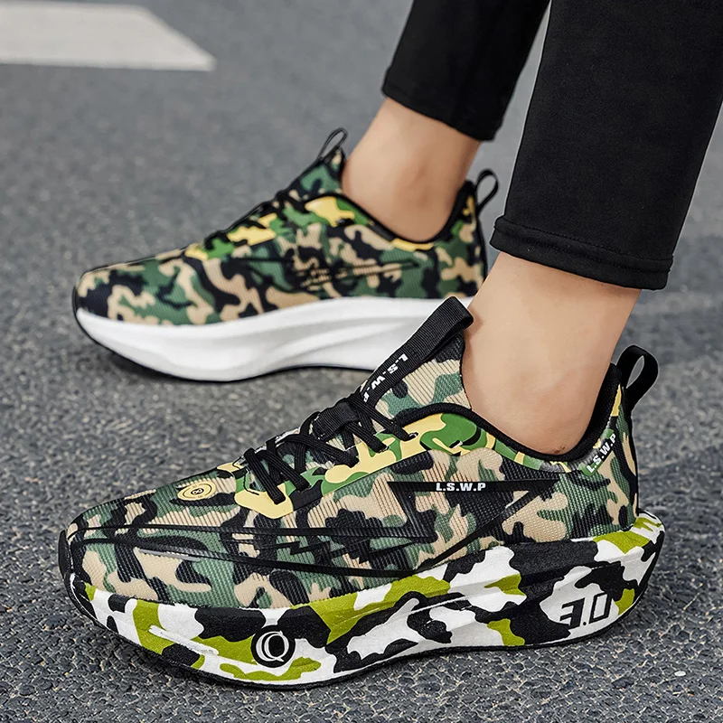 Herren-Freizeitsportschuhe, trendige Camouflage-Laufschuhe für Herren und Damen, hochelastische, dicksohlige, dämpfende Sneaker, atmungsaktive, leichte Laufschuhe aus Mesh-Material, rutschfeste, abriebfeste Außensohle, für Jugendliche geeignet. – Detail 11