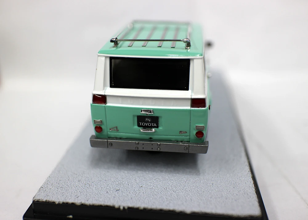 Resin Car Models 1/43 Scale LandCruiser FJ55 For Collection gift