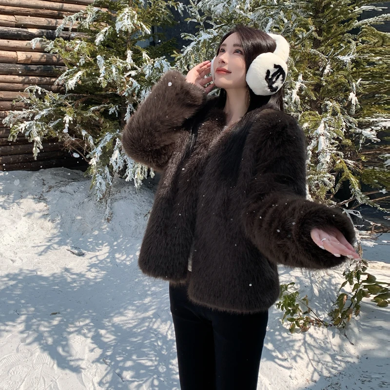 エコフレンドリーなファーコート、若い女性向けの高級トカールファー、スリムフィットのロングスリーブ、ポリエステル製、モダンなスタイル