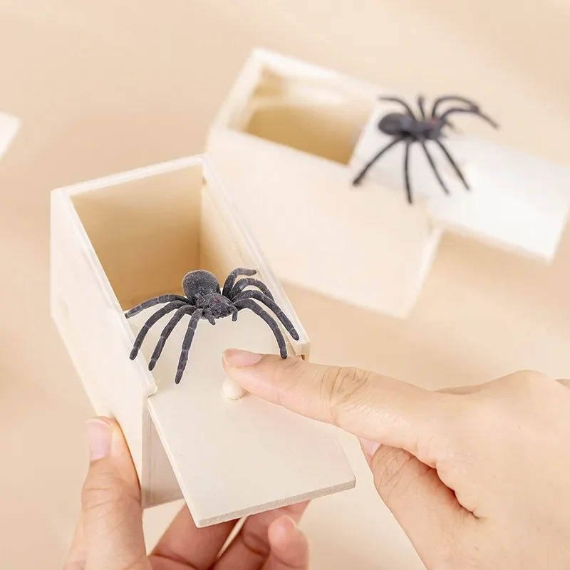 New Spider Funny Horror Box Wooden Hidden Box High Quality Mischief Wooden Horror Box Fun Game Mischief Toy Best Halloween Gift