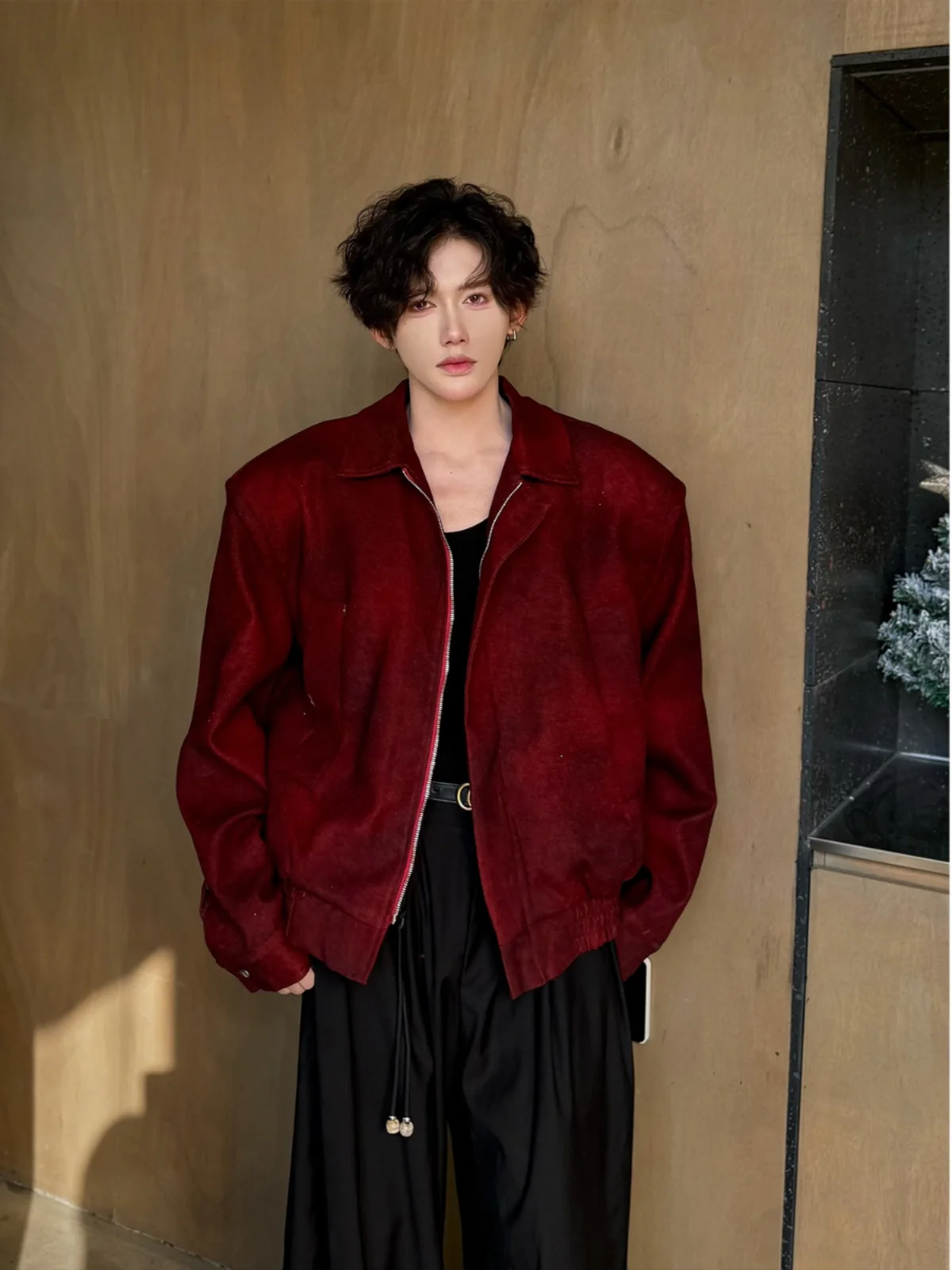 

Мужская куртка в американском ретро-стиле с наплечниками, высококачественная, с воротником-стойкой, красная, молодежная, модная, из полиэфирного волокна, длинная