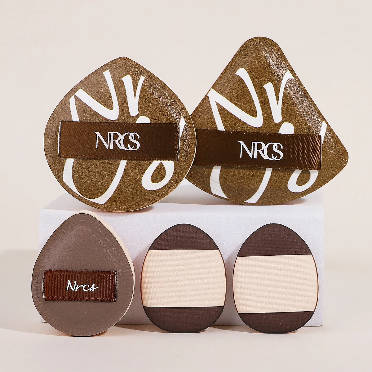 5 قطع بدلة منتفخة، رطبة وجافة، مادة ناعمة، مكياج سريع يومي، مكياج مناسب للمبتدئين، سهل الحمل.