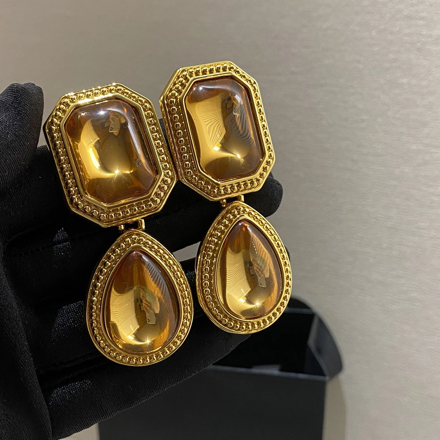 

Винтажные высококачественные хрустальные зажимы для ушей, большие серьги для женщин, дизайнерские роскошные ювелирные изделия, тренд