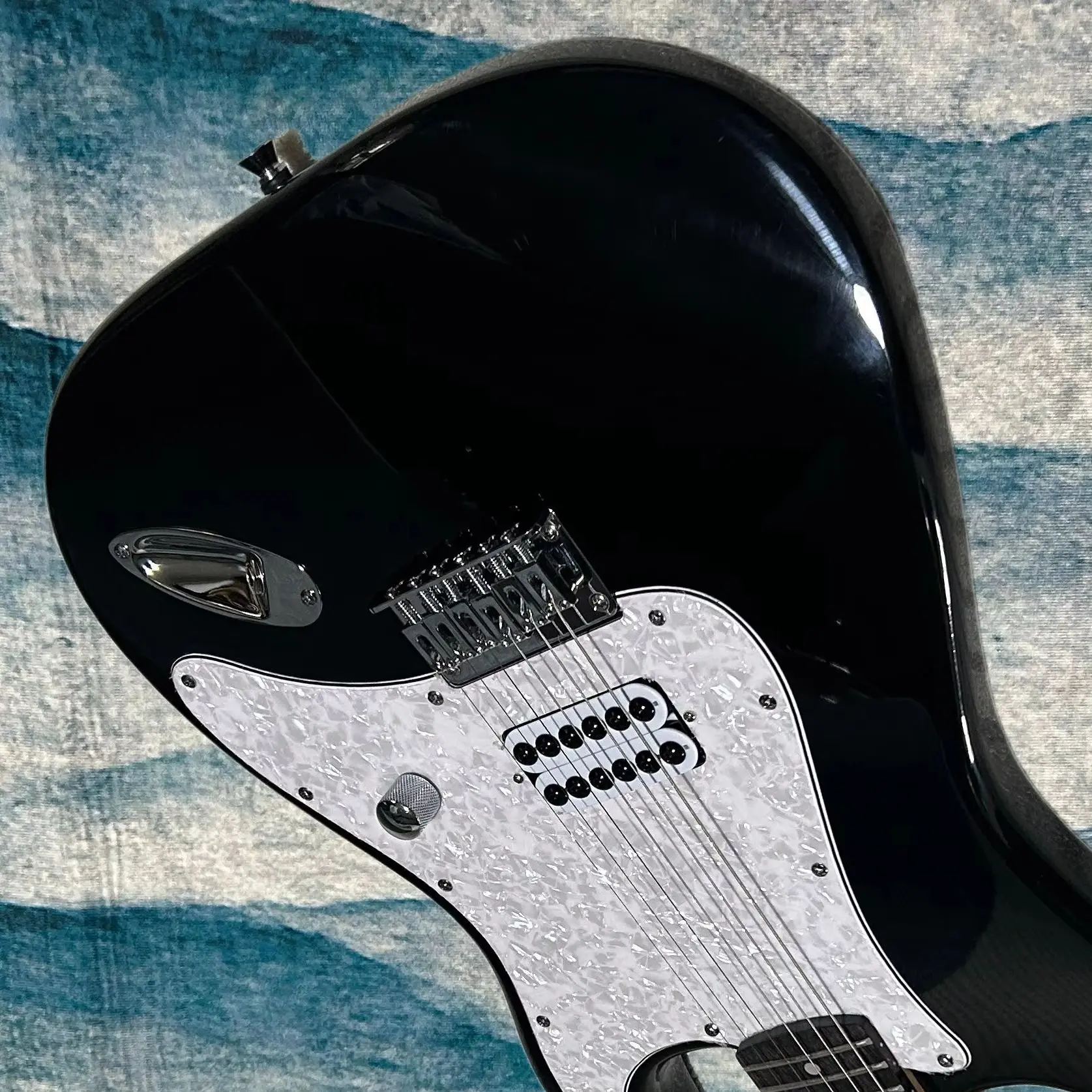 New Black GST Electric Guitar Rosewood Fretboard White Pearl Pickguard One Pickup