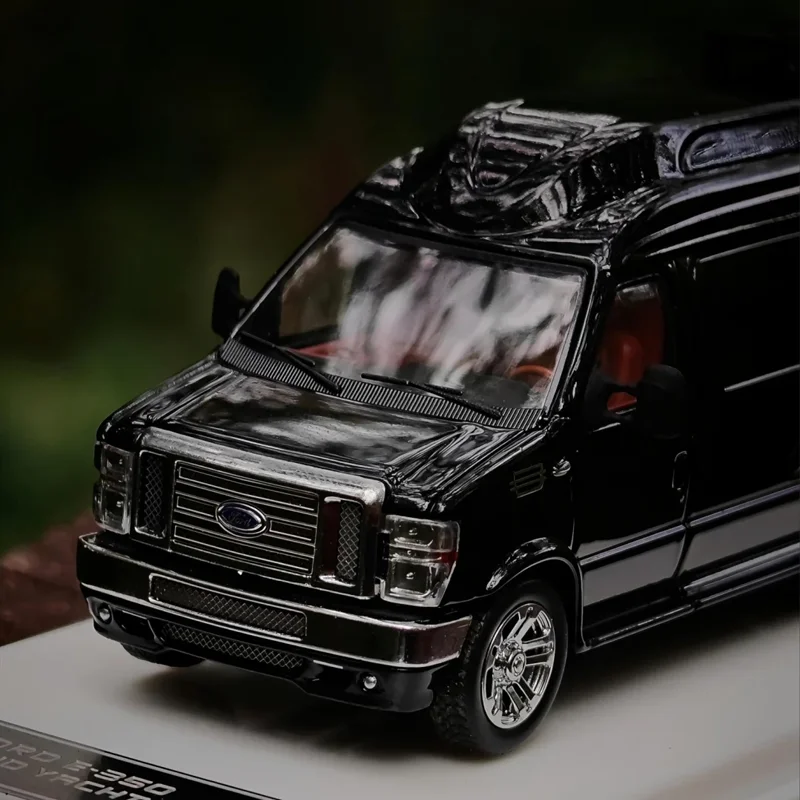 جديد Mk Apa-Xpo Limited 1:64 Ford E350 Wagner Travel Rv محاكاة سبيكة مصغرة يموت الصب نموذج سيارة مجموعة مخصصة اللعب هدية