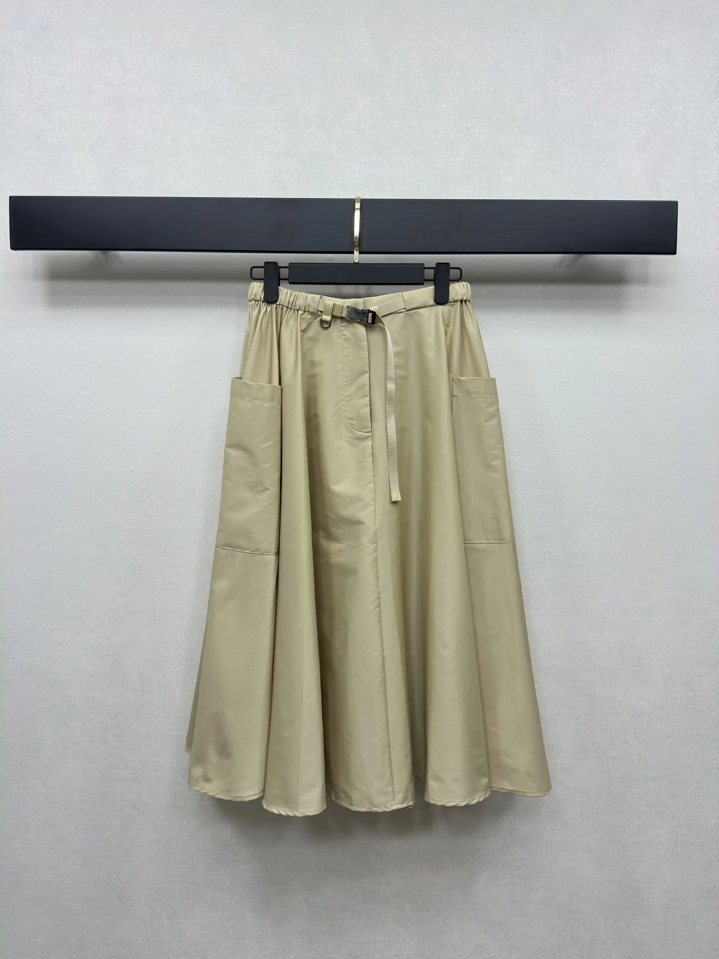 

Fashionable High Waist A-Line Workwear Skirt for Women Loose Casual Style Retro Slimming Midi-Length Polyester Cotton Blend