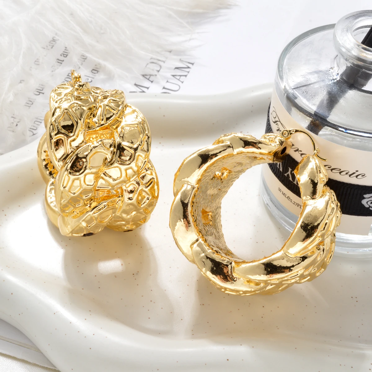 Dubai 18k Gold-Plated Women's Ear Loops With Irregular Texture Design Rock and Hip-hop Party Jewelry Accessories Gifts