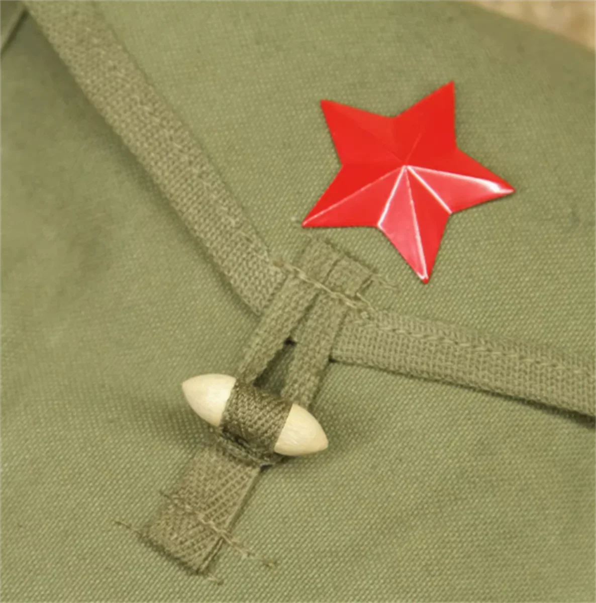 Originaler Vietnamkrieg aus dem Jahr 1965, Typ 56 Squad Light Maschinengewehr-Munitionsketten-Box-Tasche, mit einem roten Fünf-Sterne-Abzeichen als Geschenk