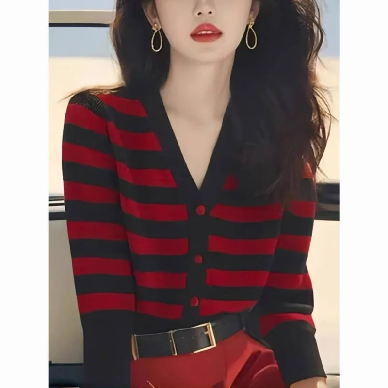 

Red and Black Contrasting Stripes Pullover Women Korean Fashion V-neck Waist Cinched Long Sleeved Knitted Sweater Casual Tops
