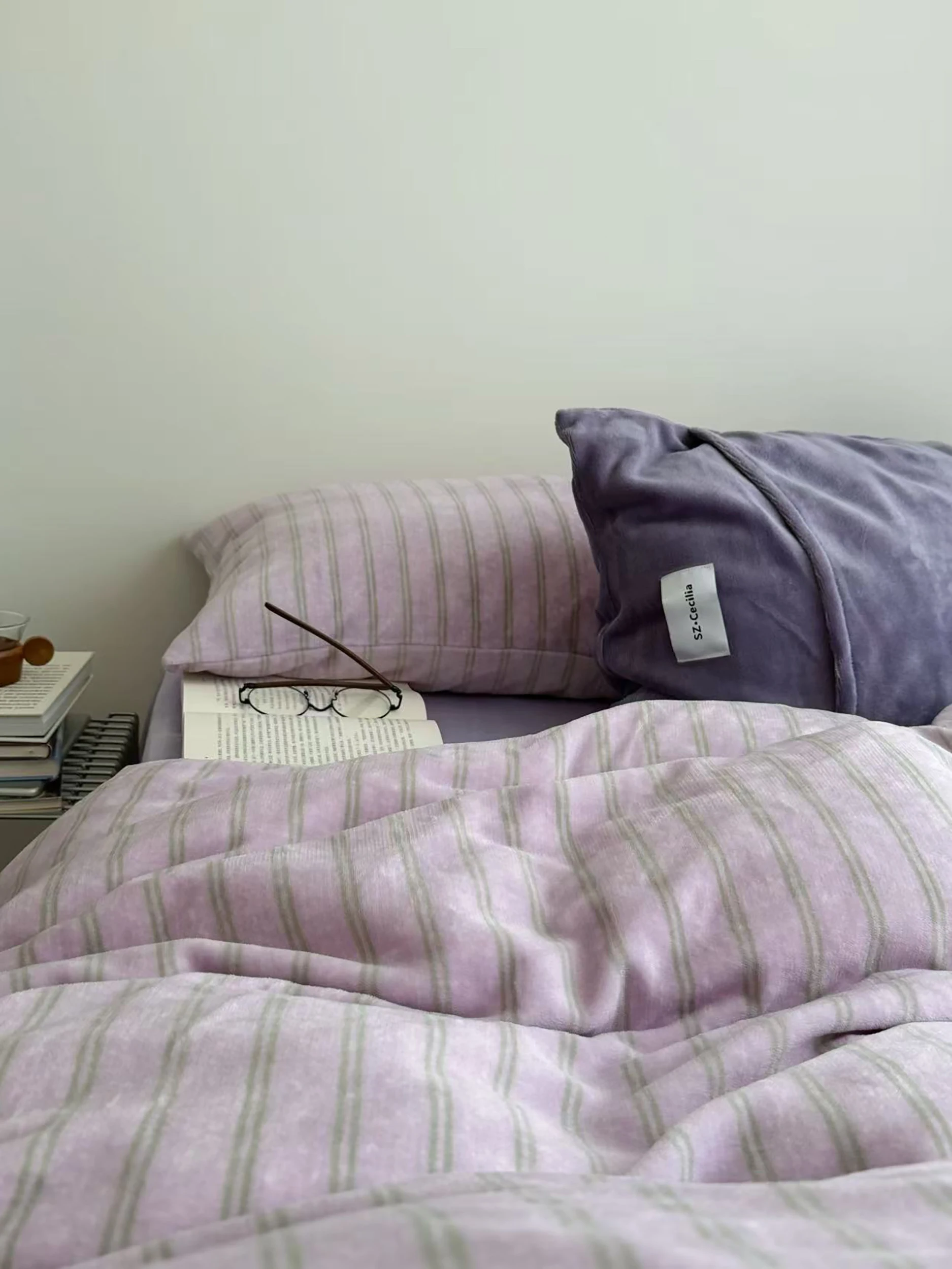 YAKEHOME Purple Striped Winter Thickened Warm Milk Velvet Four-Piece Bedding Set Quilt Coverlet Duvet Cover Bedding Sheets