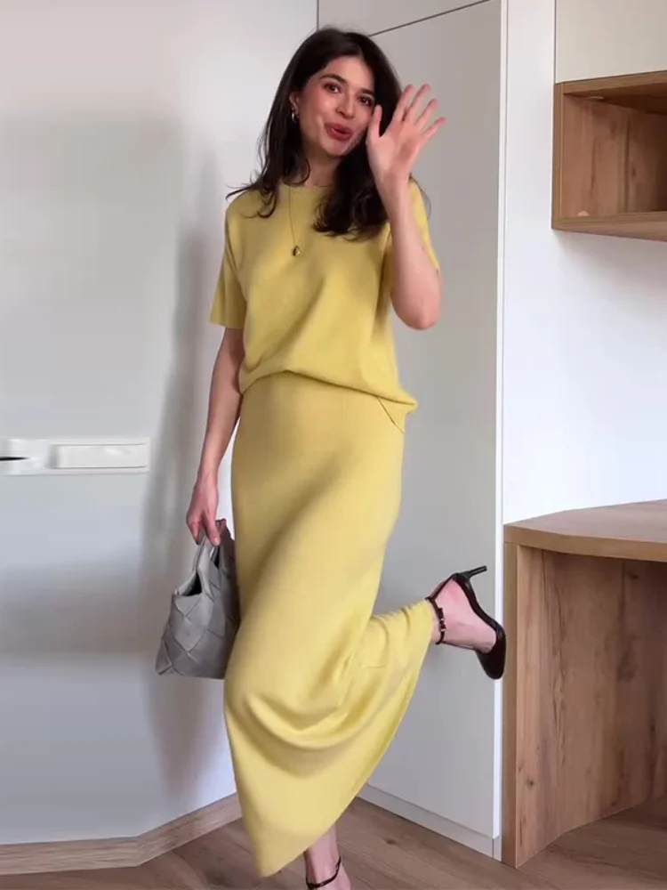 

Casual Knitted Skirt 2 Piece Set Lady Round Neck Loose Short Sleeve Tops Elastic Waist Skirts 2025 Summer Office Commute Outfits