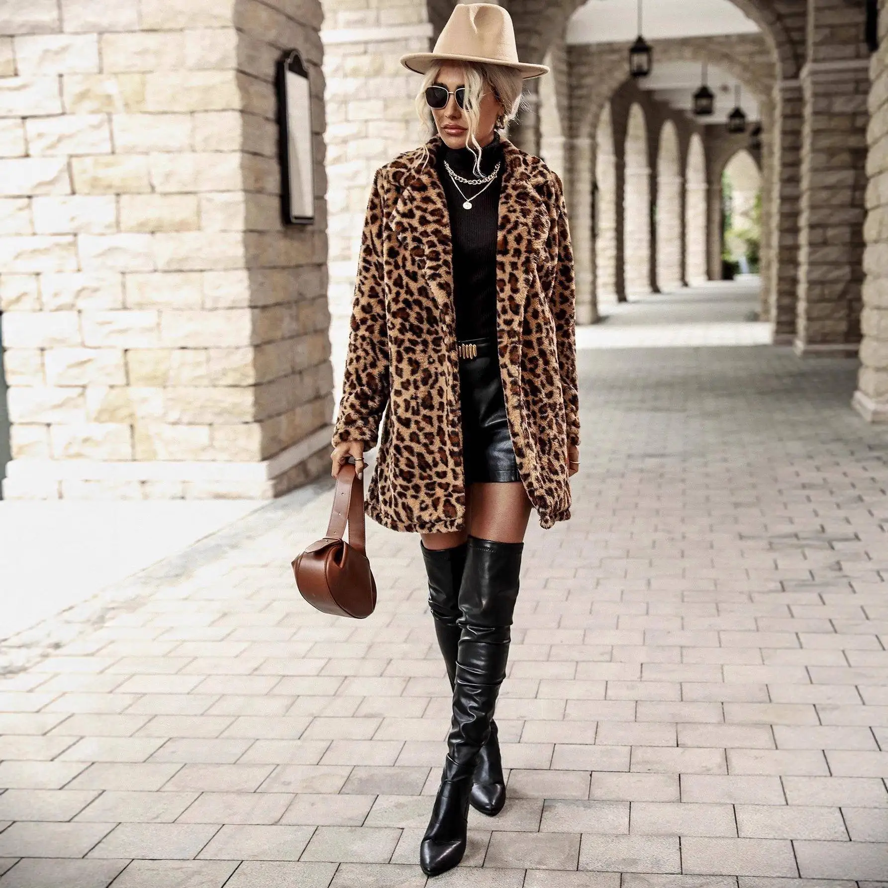 패셔너블한 레오파드 프린트 롱 코트 여성용 겨울 캐주얼 아우터웨어 폴리에스터 섬유 100% 롱 코트 JUNJIE-5570