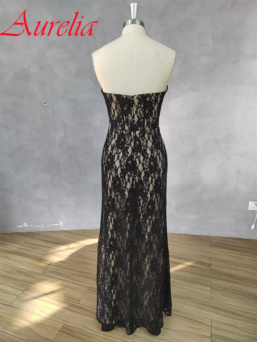 Customized Delicate Black Tulle Evening Dress Temperament Strapless Sleeveless Cocktail Dress Classic Zipper Back Prom Dress