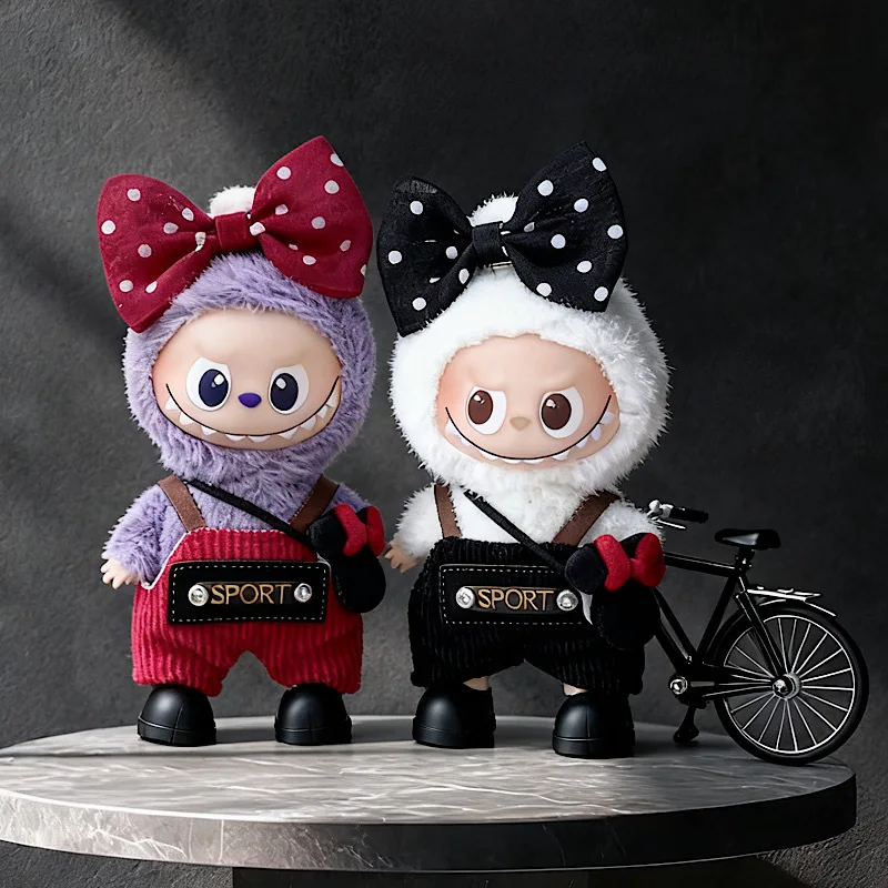 ل Labubu 4.0 ملابس الاطفال الأسود والأحمر بارد 10 سنتيمتر الجيل الرابع Labubu وزرة المخفية كلمة المرور الملابس فقط لا دمية هدية