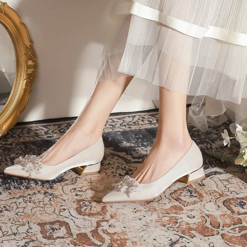 

French Women's Wedding Shoes New Exquisite Imitation Pearl Low Heels for Woman Elegant Casual Shoes Designer Shoes Zapatos Mujer