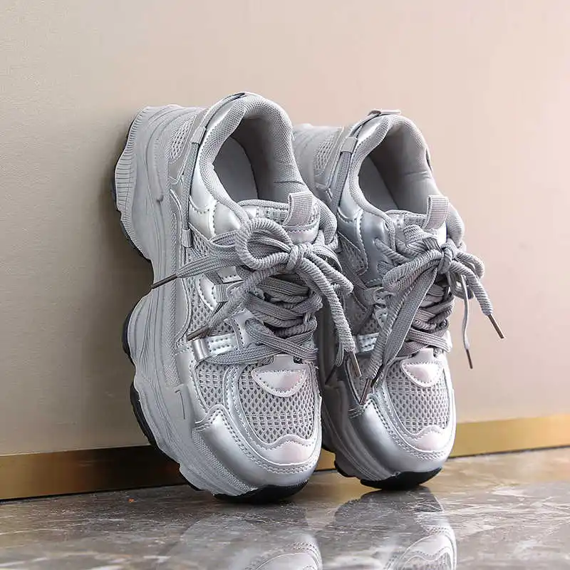 

Legitimate Leather Outdoor Rock Climbing Shoes Hike Basketball Tennis Woman Sneakers Sport Practice Tenes Industrial Sewing