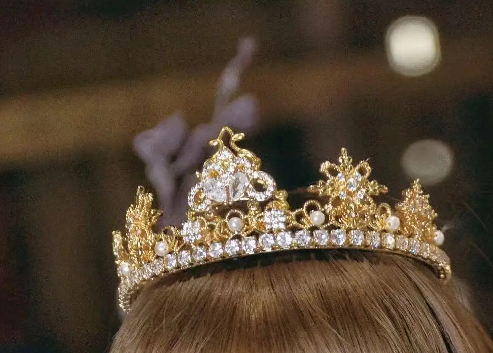 

BJD Doll Crown Tiara Gold-Plated Zircon 1/3 Beautiful Princess Tiara