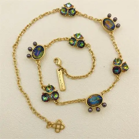 

Oscar European and American Jewelry Colored Diamond Laser Crystal Inlaid Light Luxury Niche Design Necklace Female Party Gift
