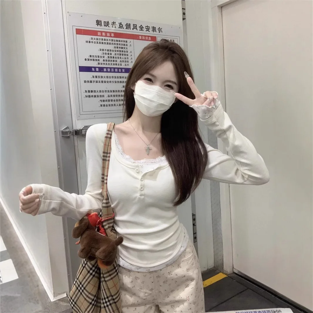 Koronkowy dwuczęściowy T-shirt z dekoltem w kształcie litery U i długim rękawem Damski wiosenno-jesienny Slim Fit Kwiatowy patchwork Słodki mniejszościowy Basewear Krótki top