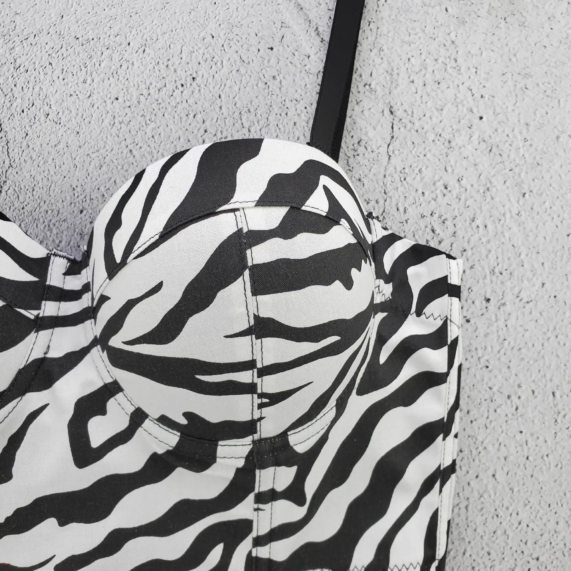 

Zebra Stripe Suspender 2020 Summer Slimming And Sexy Striped Chest Pad Versatile Outerwear Trendy Vest Top For Women