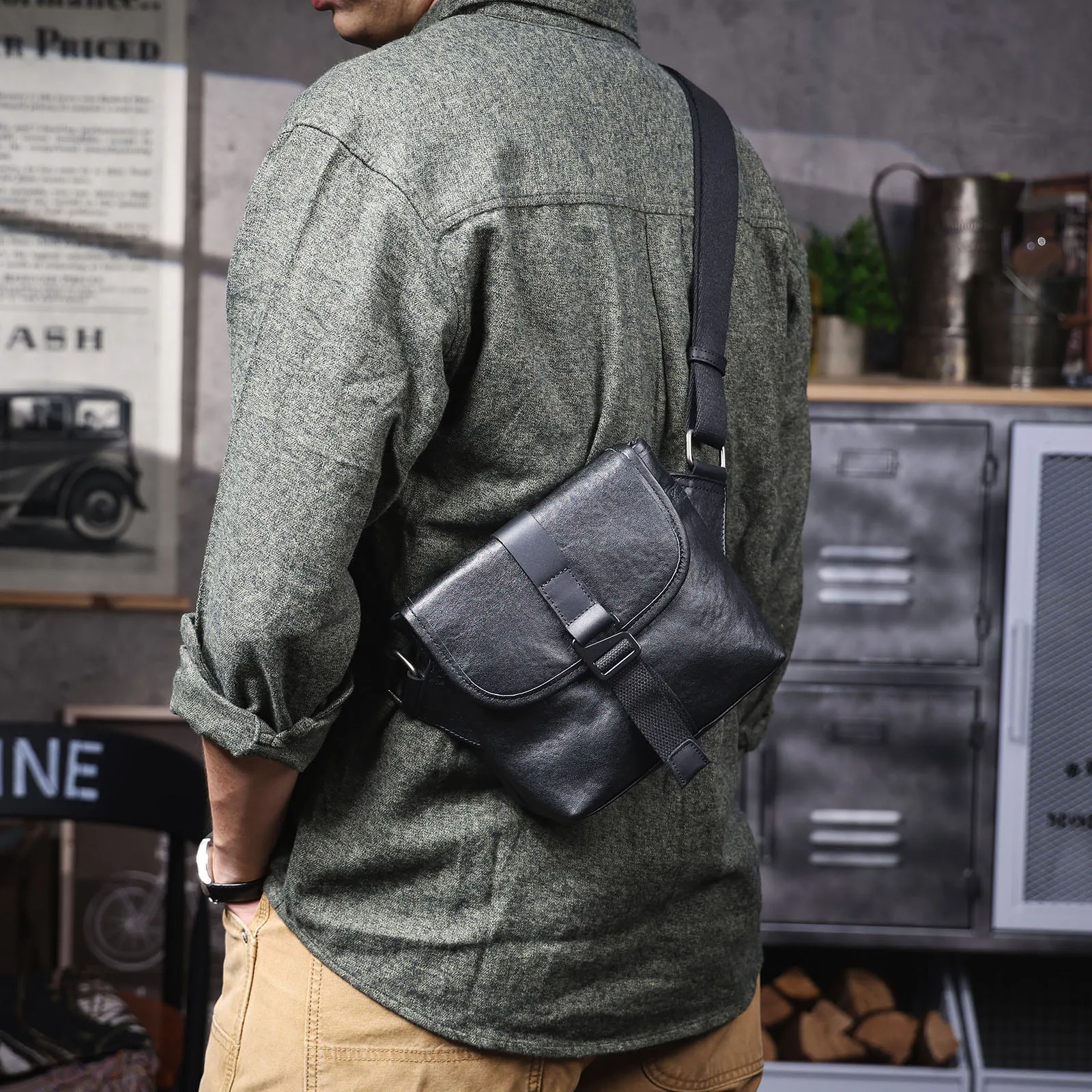 S.WORKER Modische Echtleder-Umhängetasche für Herren, Vollnarbig, Trendige Casual-Crossbody-Tasche, Mini-Umhängetasche für Handy und Schlüssel – Detail 4
