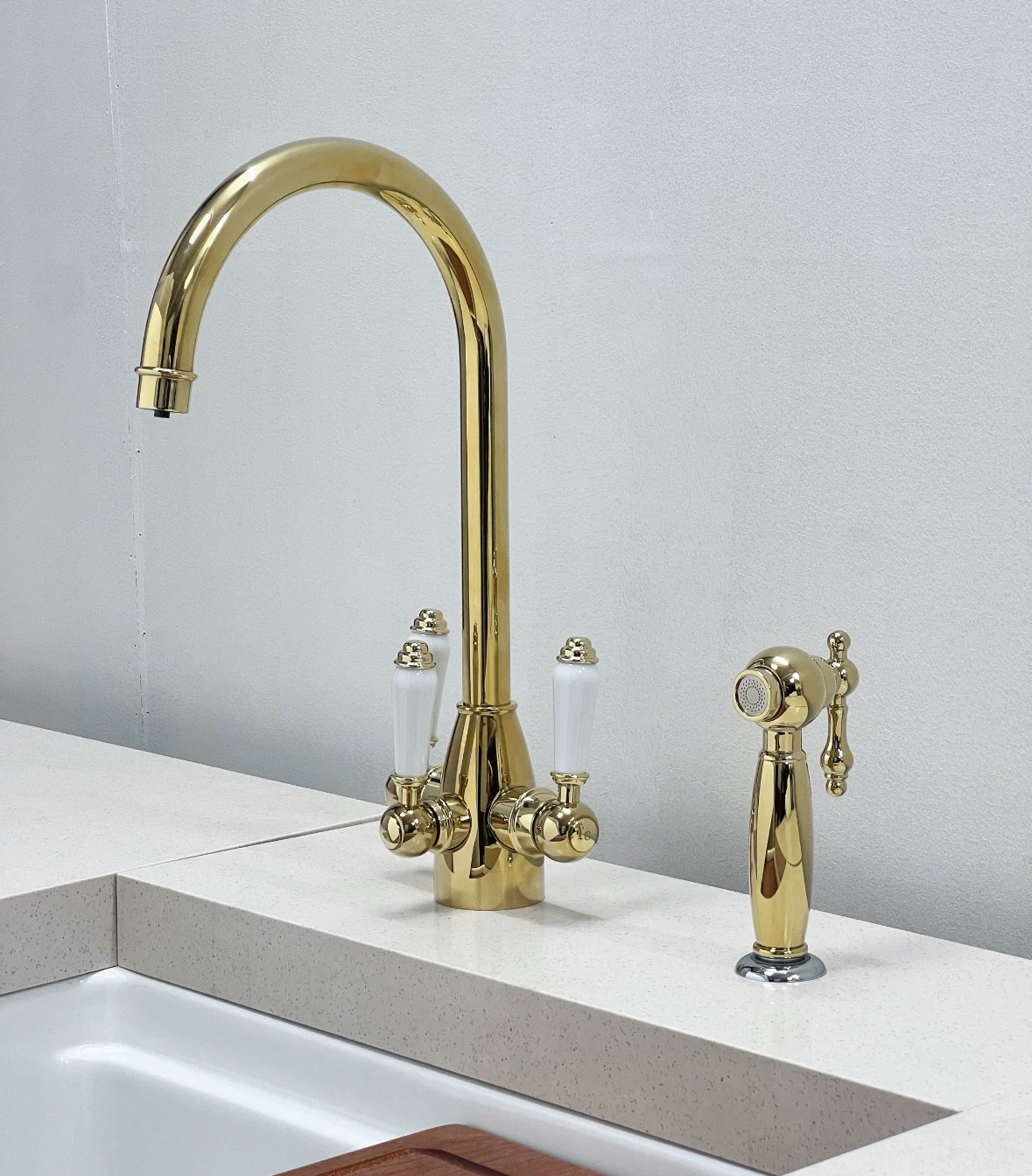 

Victoria all-copper three-handle kitchen faucet three-in-one vegetable basin sink vegetable basin hot and cold with water purifi