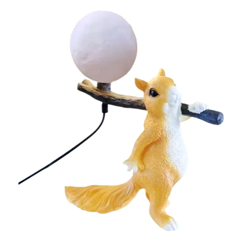 Resin Squirrel Mini LED Night Light Children's Room Table Lamp Animal Squirrel Desk Lamp Bedside Lamp Home Decor