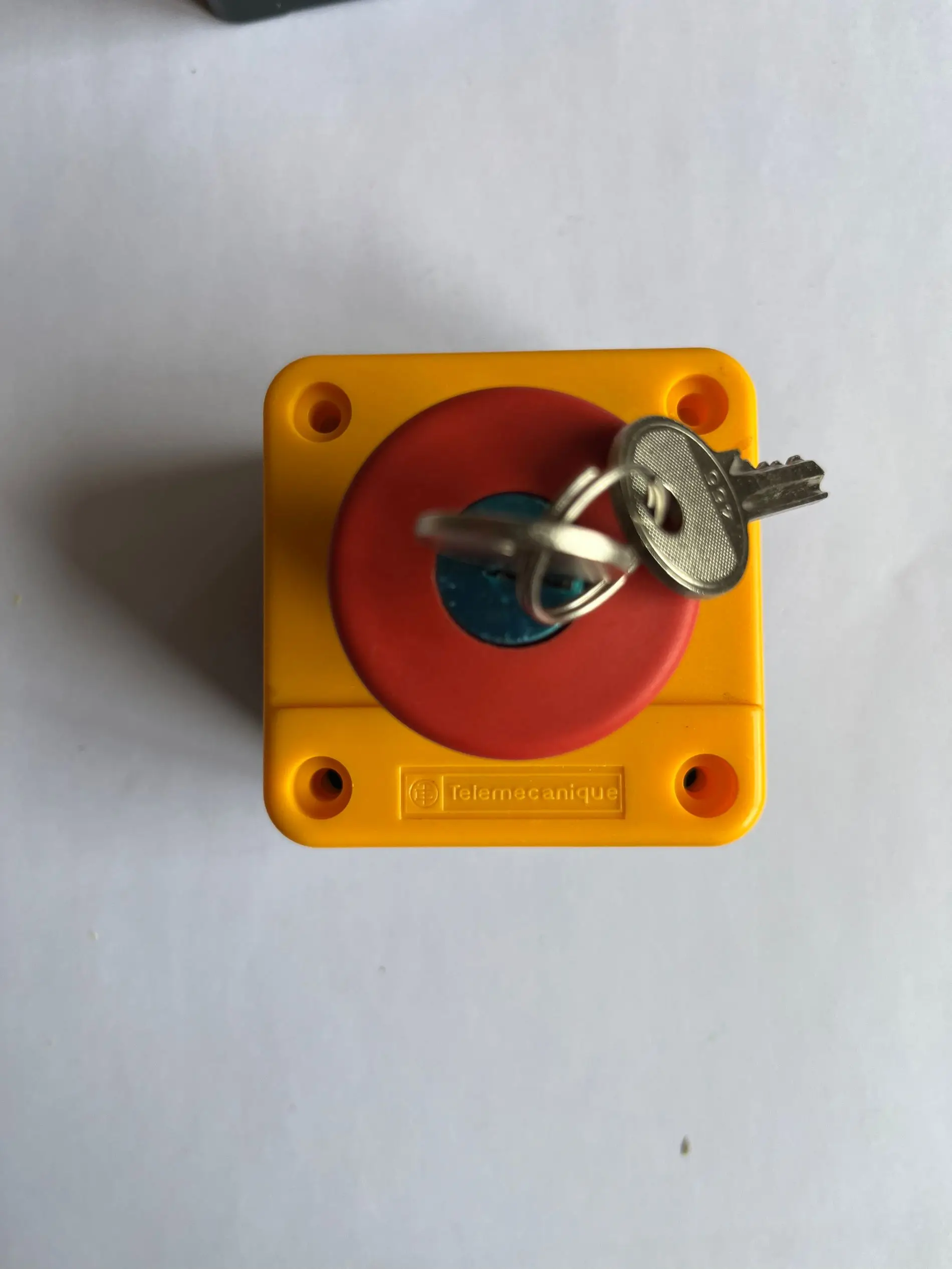 Waterproof Red Mushroom Head Emergency Stop Push Button Switch Control Station Box With Key Rotary Selector