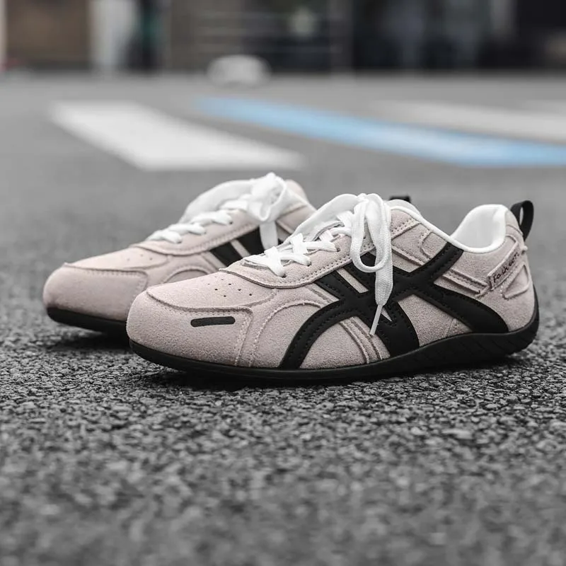 ‌Unisex Outdoor Casual Sports Shoes, Versatile Classic Retro Minimalist Walking Sneakers for Campus view 2