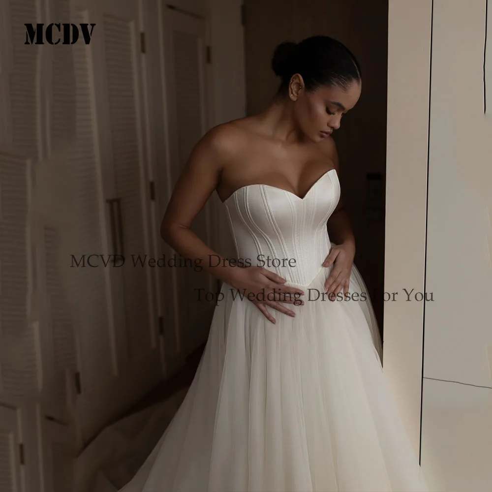MCDV エレガントなサテンのウェディングドレス プラスサイズ ノースリーブ Aライン ストラップレス ベストド デ ノイバ カスタマイズされたスイープトレイン花嫁ドレス