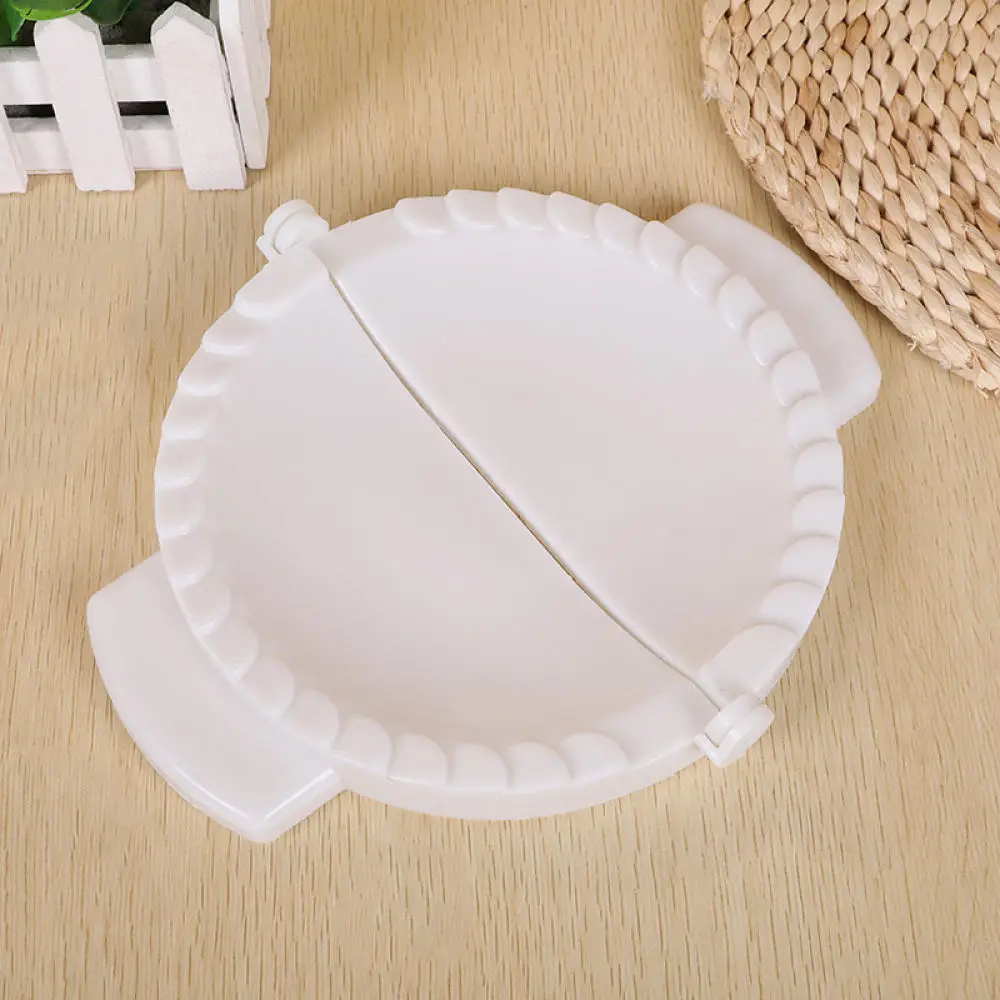 Manual Ravioli Maker Pressing Tool Food Grade Plastic Kitchen Accessory For Homemade Pierogi Samosa Pastry Creation