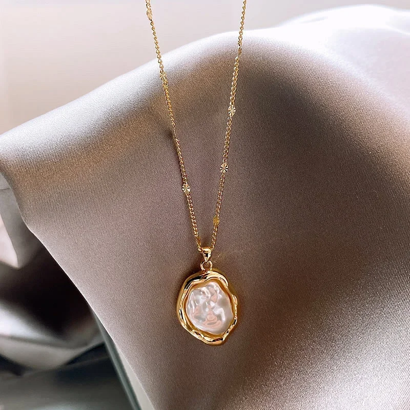 Vintage Irregular Baroque Pearl Pendant Necklace for Women Elegant Romantic Big Imitation Pearl Beads Collar Wedding Jewelry