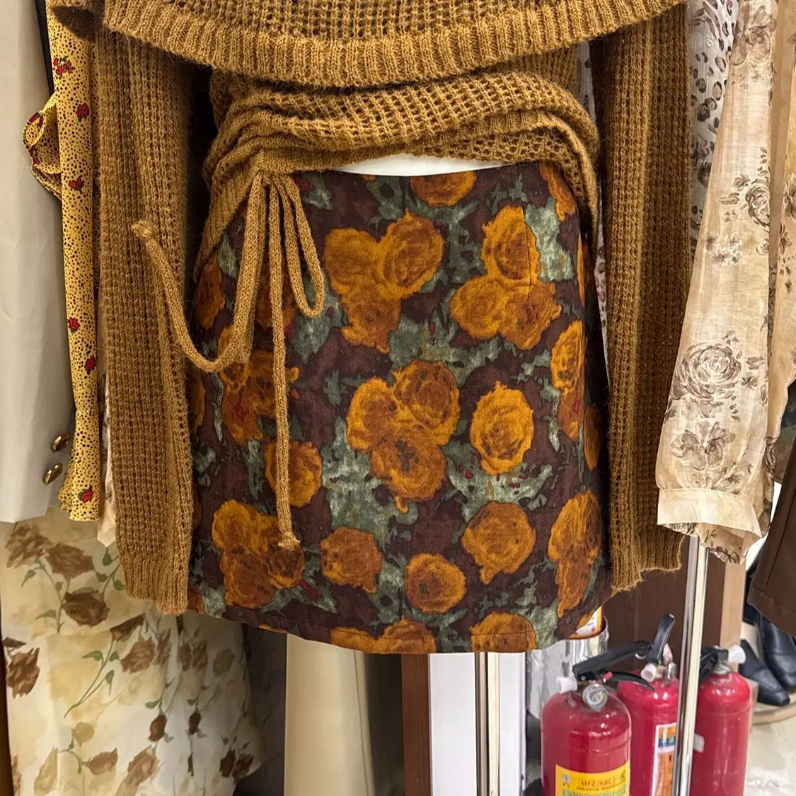 

[Maillard] floral skirt women's autumn 2025 new small retro oil painting printed a-word skirt women clothing