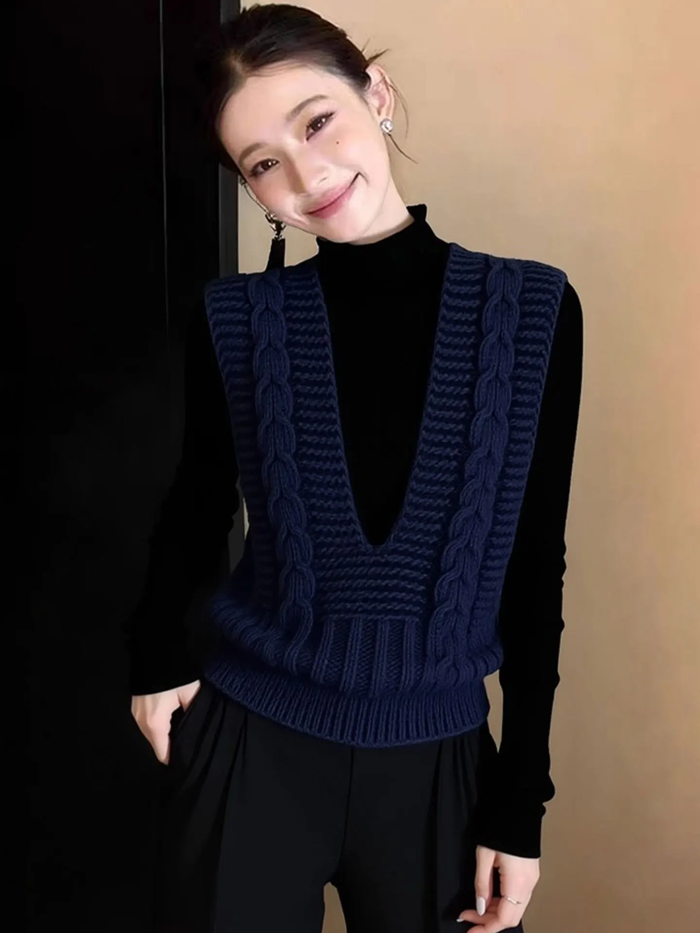 

Ele Pure Color V-Ne Knitted Vest Women's Faion Layering Top High-End Brand Spring Commute Warmth Comfortable Fit