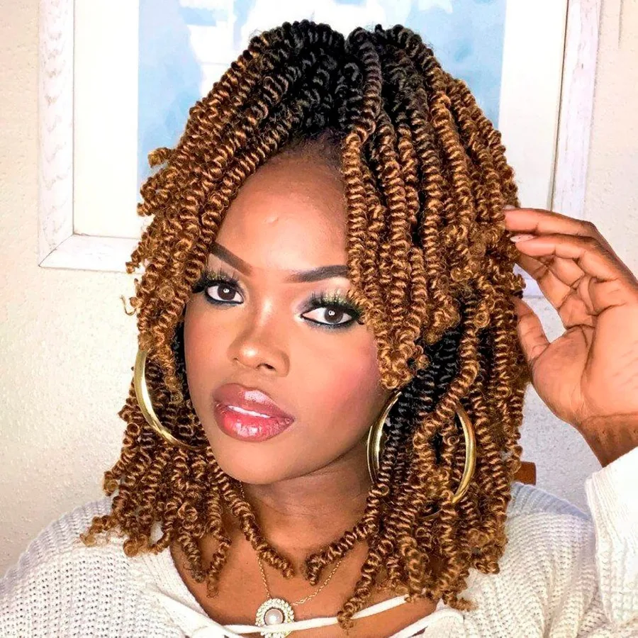 8 بوصة أومبير براون وصلات شعر كروشيه مسبقة الملتوية لتقلبات الربيع ذات المظهر الطبيعي وضفائر كروشيه 7 عبوات حمالة صدر صناعية