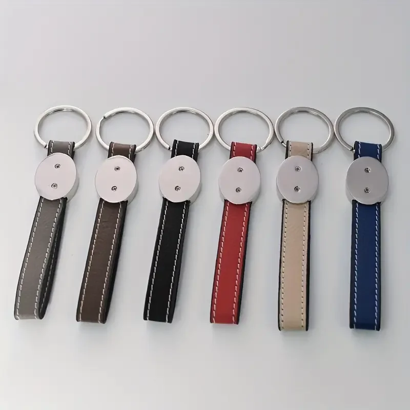 Personalizowany brelok do kluczy z imieniem, breloczek ze stopu cynku - skórzana zawieszka do kluczy z grawerem laserowym w stylu biznesowym jako wyjątkowy prezent.